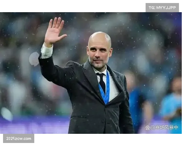 战术镜头：瓜迪奥拉场边示意球队阵型前压，要求加强前场反抢